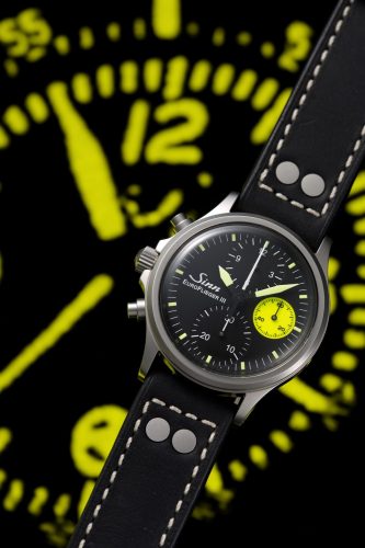 元ドイツ軍パイロットのヘルムート・ジンが1961年に設立した人気腕時計ブランドのジンは、2000年の「356.EURO FLIEGER」、2007年の「356.EURO FLIEGER.II」に続く、ユーロフリーガーシリーズの第3弾となる「356.EURO FLIEGER.III」をローンチ。2022年12月より数量限定100本で販売を予定している。おすすめです。