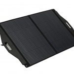 「PowerArQ Solar Foldable 120W F2」￥33,000／折りたたみ時のサイズは68.5×69.6㎝