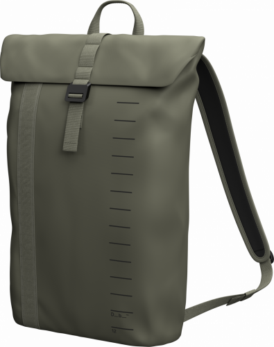 「Essential Backpack 12L」￥18,600／H48×W36×D3㎝／0.55㎏／Moss Green