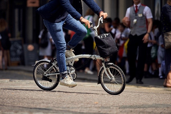 イギリス生まれの折り畳み自転車「ブロンプトン」で通勤ついでに健康維持！　