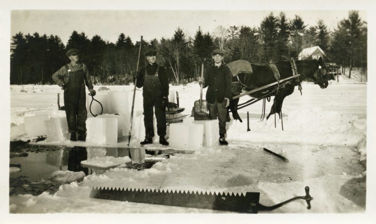 トートバッグの前身は、1944年に氷を運ぶために販売された「ビーンズ・アイス・キャリア」