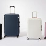 シンプルなデザインに本革製ハンドルで高級感をプラスしたスーツケース「ファーニットZ」