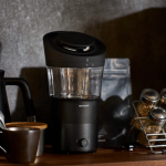 新鮮なコーヒーをもっと身近にする小型焙煎機「HOME ROASTER」