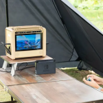 キャンプ中にテレビはもちろん、ゲームや映画なども楽しめる「CS Portable Battery 500TV」