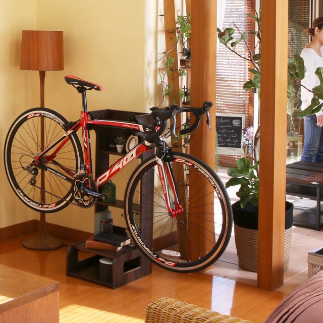 自宅に自転車を置きたい！！けどスペースが。。「ドッペルギャンガー」の家具調自転車スタンド”バイシクルレスト”がその悩み解決します！！