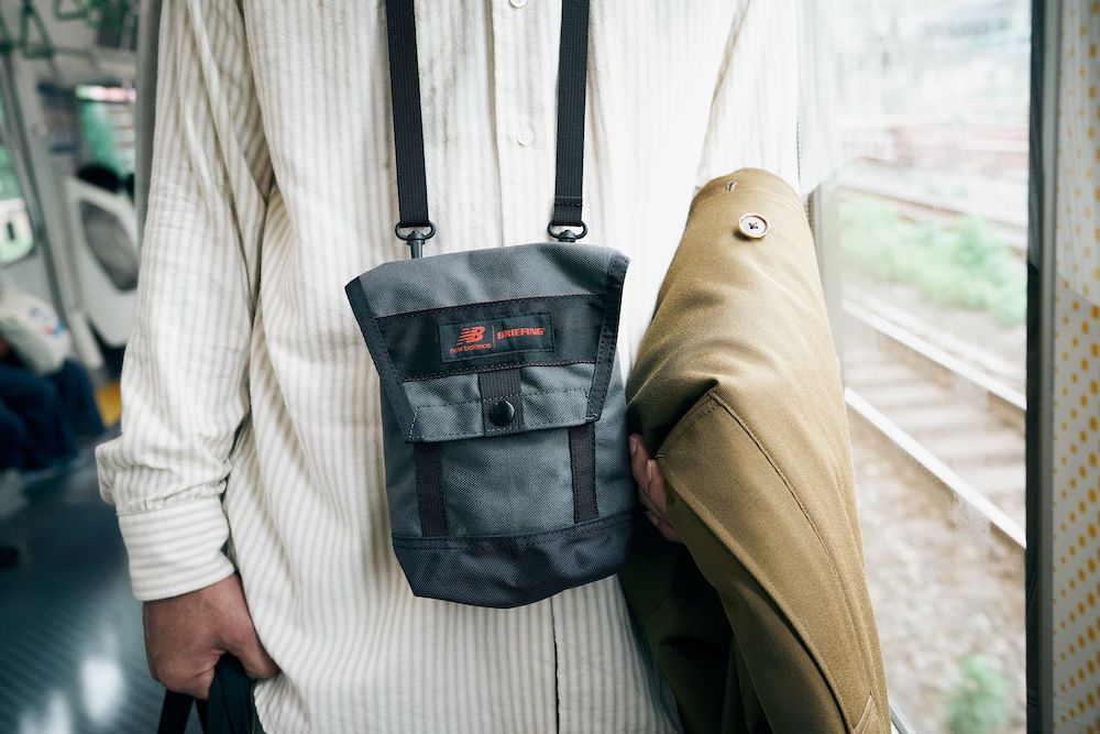 briefing new balance AT messenger bag - リュック/バックパック