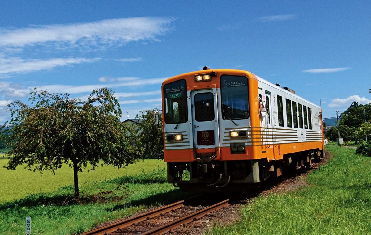 第5位：木の温もりたっぷりのおもちゃ列車で秋田産食材を使ってシェフが腕をふるう「affettotrain おもちゃ列車で愉しむレストラン列車」（由利高原鉄道）