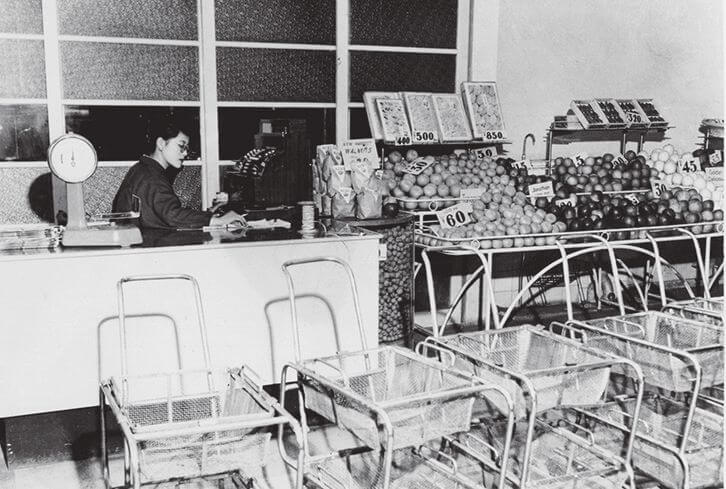 紀ノ国屋History　●1953年「日本初のセルフサービス式スーパーマーケット開業」