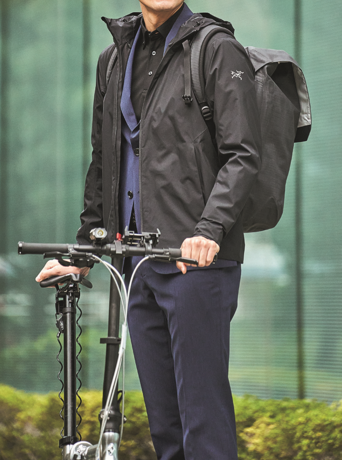 ARC'TERYX［アークテリクス］／Solano Hoody Men’　さりげなくリフレクターを装備風に強く自転車通勤に最適！