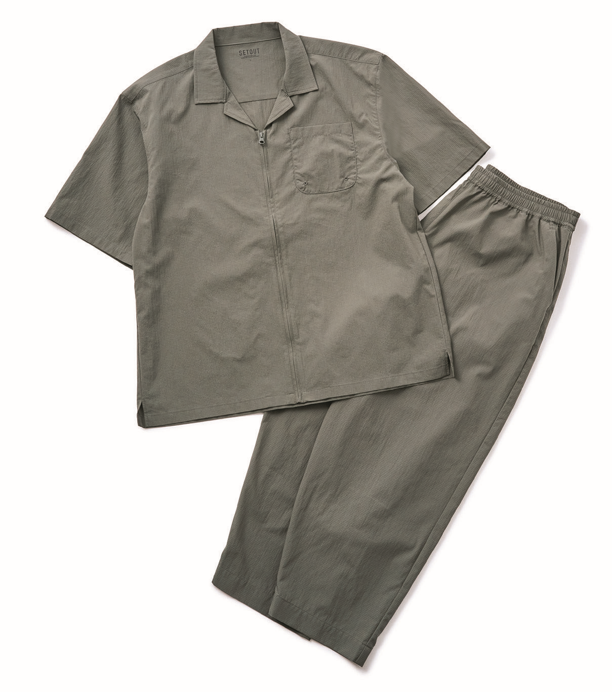 『SETOUT』セトアウト　水陸両用開襟ジップシャツ　￥6,380 ／水陸両用ワイドパンツ　￥6,270