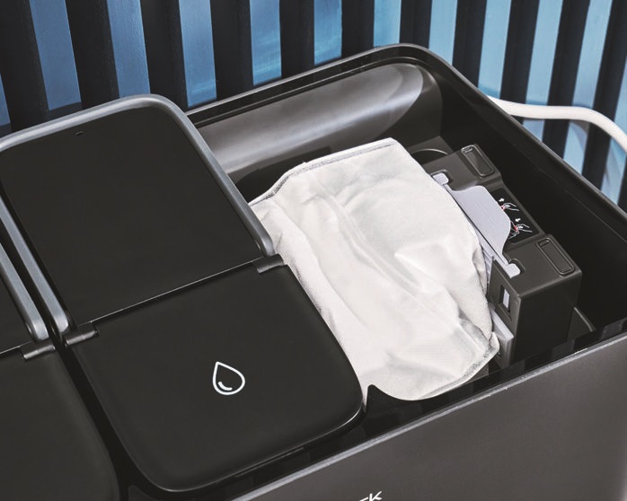 ロボロック／S8 Pro Ultra　ゴミは紙パック、タンクの水がモップを洗浄