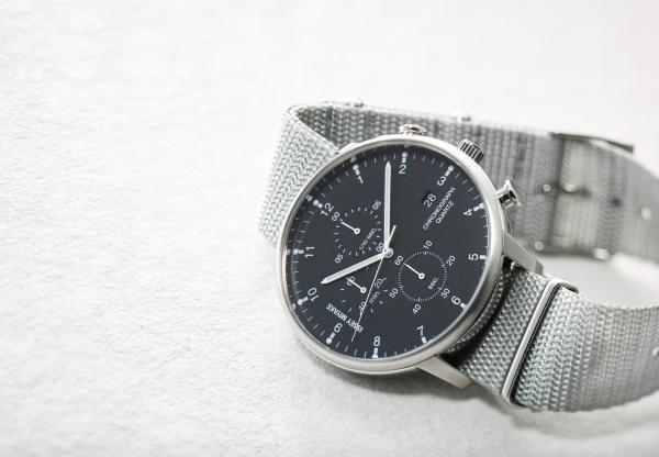 【イッセイ ミヤケの腕時計】は、よけいな装飾を排し“線と数字”に徹した美しくて見やすいクロノグラフだ！