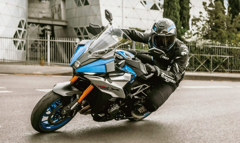 スズキ期待の大型スポーツモデル「GSX-S1000GX」と「GSX-8R」