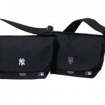 「Casual Messenger Bag JR MLB YANKEES」￥13,200／W34×H21×D14㎝、「Casual Messenger Bag JR MLB METS」￥13,200／W34×H21×D14㎝