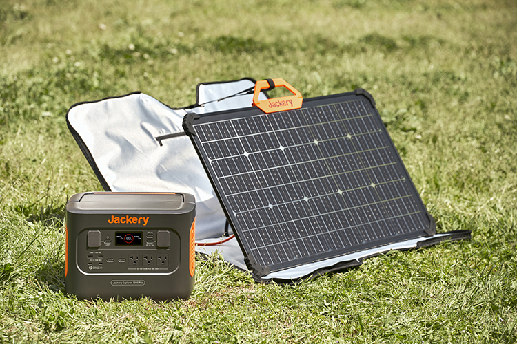 「ポータブル電源 1000 Pro」とソーラーパネル「Jackery SolarSaga 80」がセットになった「Jackery Solar Generator 1000 Pro 80W ポータブル電源 ソーラーパネル セット」