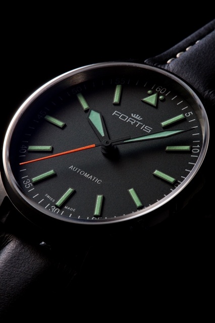 フォルティスを代表する航空時計に初心者に最適な日本限定モデルが誕生