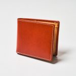 MURA（ムラ）／イタリアン/フルグレイン レザー スキミング防止機能付 二つ折り財布 ￥19,980