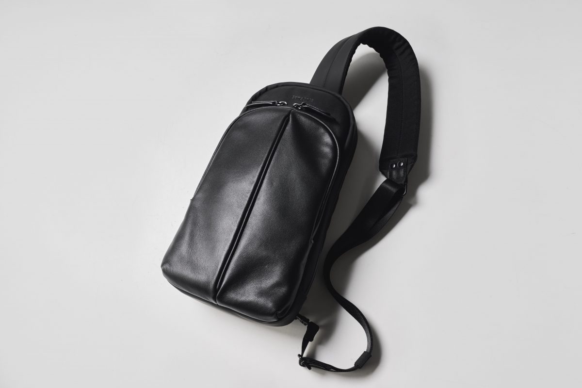 [MISCHIEF]FOLDABLE LEATHER スリングバッグ★新作★韓国★ MISCHIEF]FOLDABLE LEATHER スリングバッグ☆新作☆韓国☆