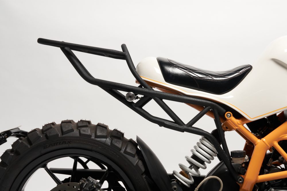 欧州ブランドのバイク「KTM 200デューク」をデウスがカスタムしたら激ヤバな一台に仕上がった！