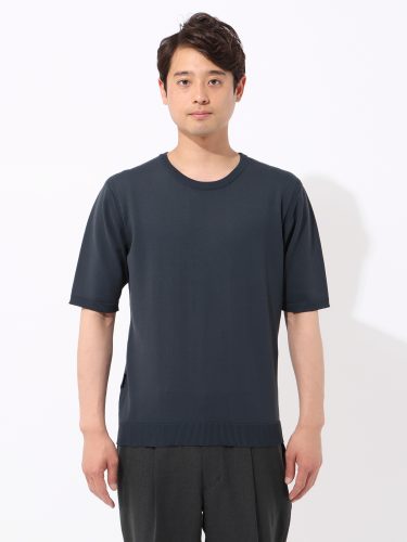 「ニットTシャツ」￥14,300／3色展開（ブラック、ネイビー、ホワイト）