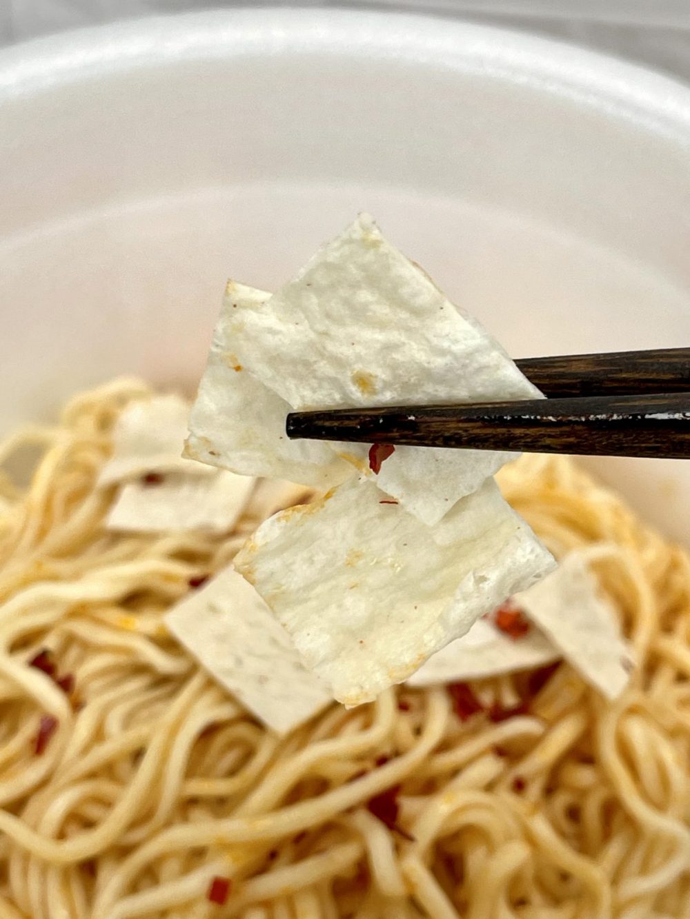 3.「タラタラしてんじゃね〜よ味焼そば」（エースコック）具材はこのカップ麺に合わせて、本家とは全く同じものではなさそうです