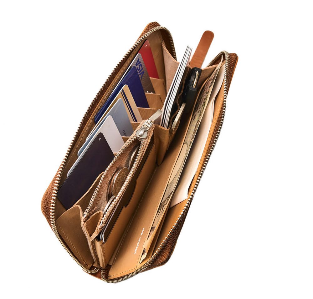 やっぱり便利！ 使いやすくて語れる素材の長財布！！4選